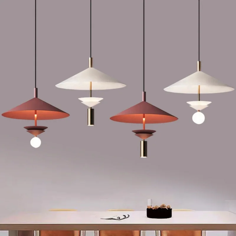 Moderne, minimalistische italienische Pendelleuchte mit künstlerischem Sinn, Restaurant, Café, kommerzielle Dekoration, Hängelampe