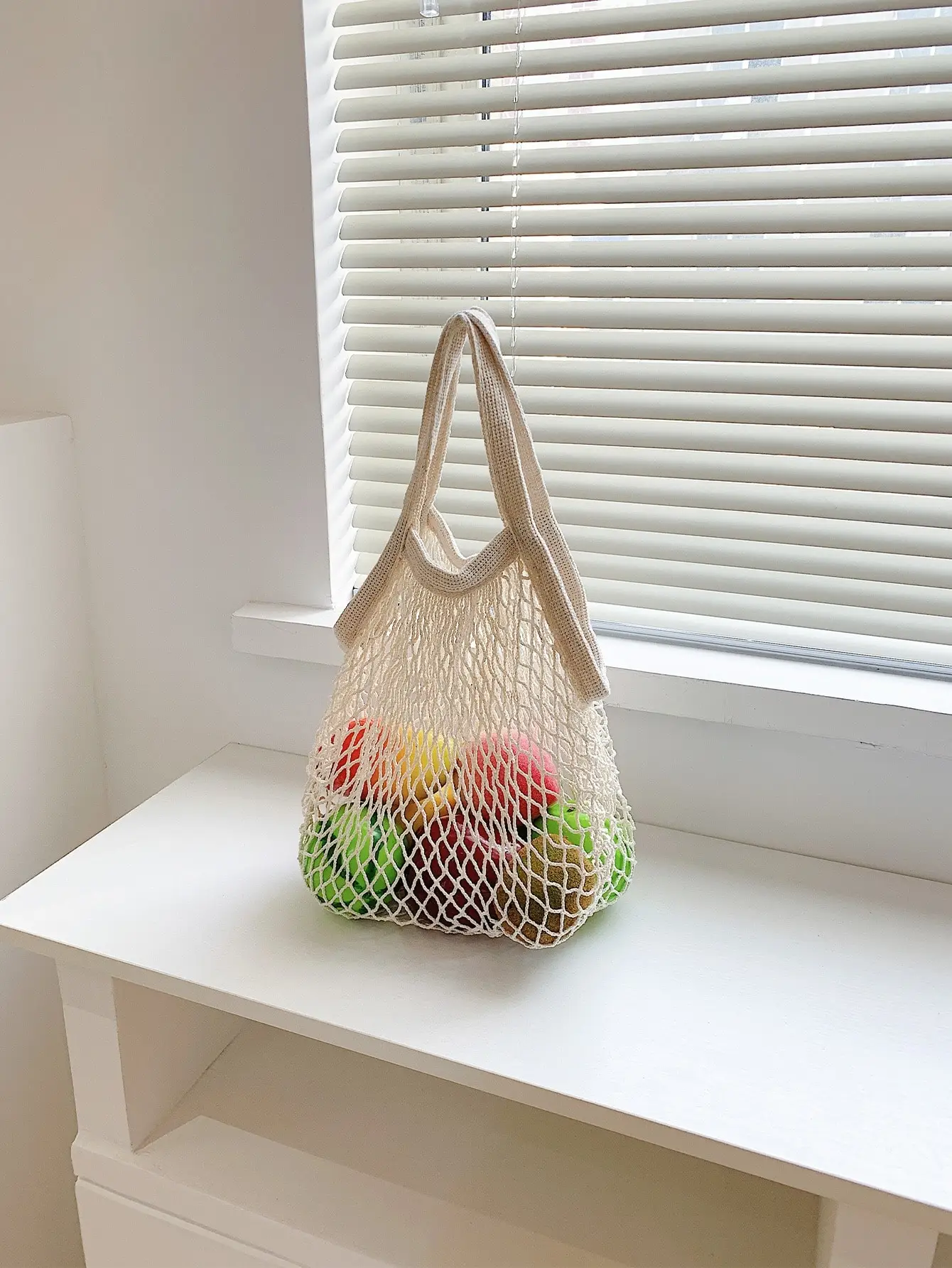 Fashionable and Convenient Mesh Shopping Bag Drawstring Fruit and Vegetable Handbag Washable Storage Bag Suitable for Daily Use