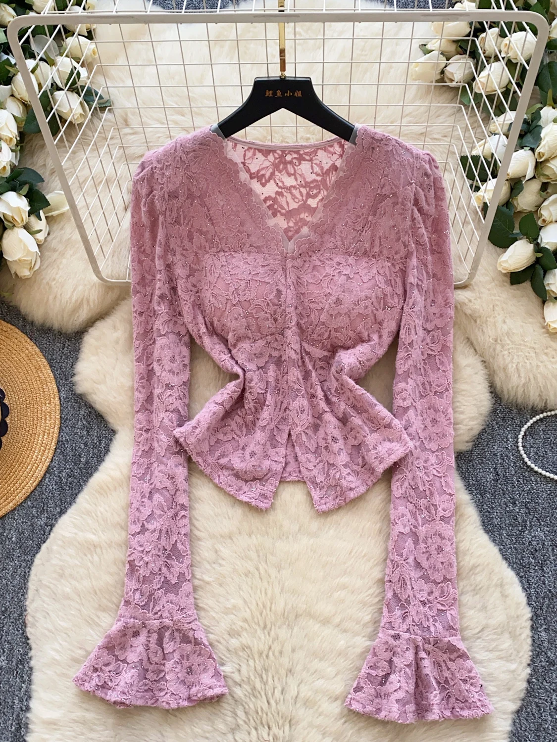 Retro V-ne Bell Sve Lace irt Women's Slimming Ele Top Korean Sle Commute Faion Small Diamond Long Sve irt