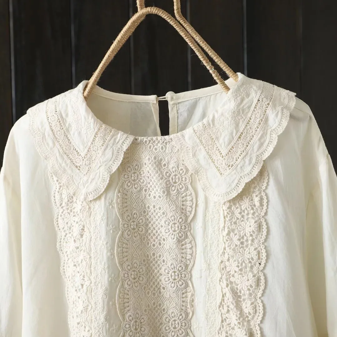 جديد 2026 ربيع قميص قطني بكم طويل ، المرأة بيتر بان طوق الدانتيل ، موري فتاة الحد من العمر الحلو فضفاض دمية بلوزة T5D549CC