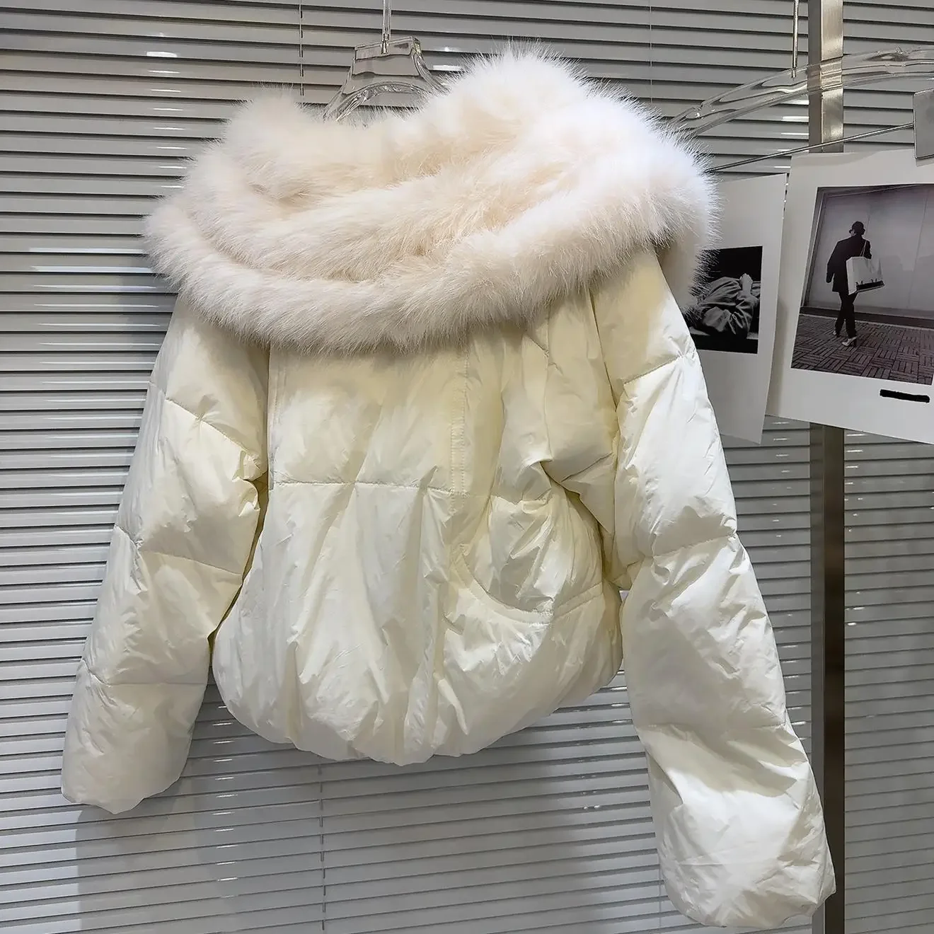 Chaqueta de plumón de pato blanco para mujer, Parkas cortas con cuello de piel y cuentas de diamantes de imitación, abrigo cálido que combina con todo, moda de otoño e invierno, 2024