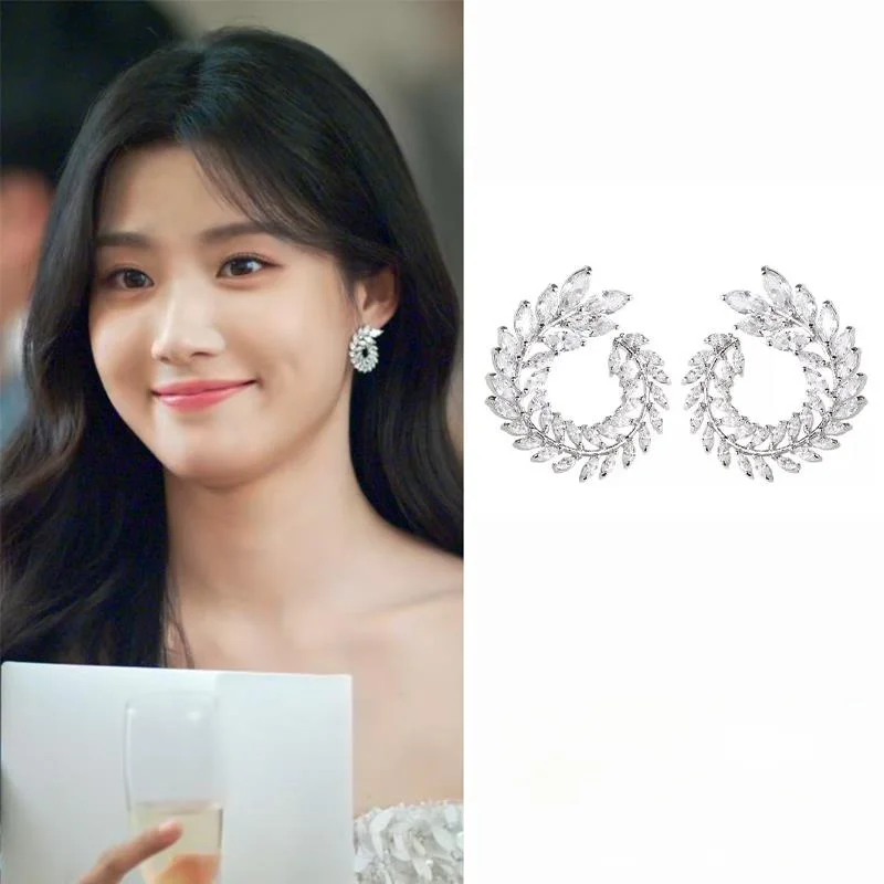 brincos-de-argola-com-design-ardo-e-personalizado-versateis-es-com-toque-de-luxo-para-publico-exclusivo-brinc