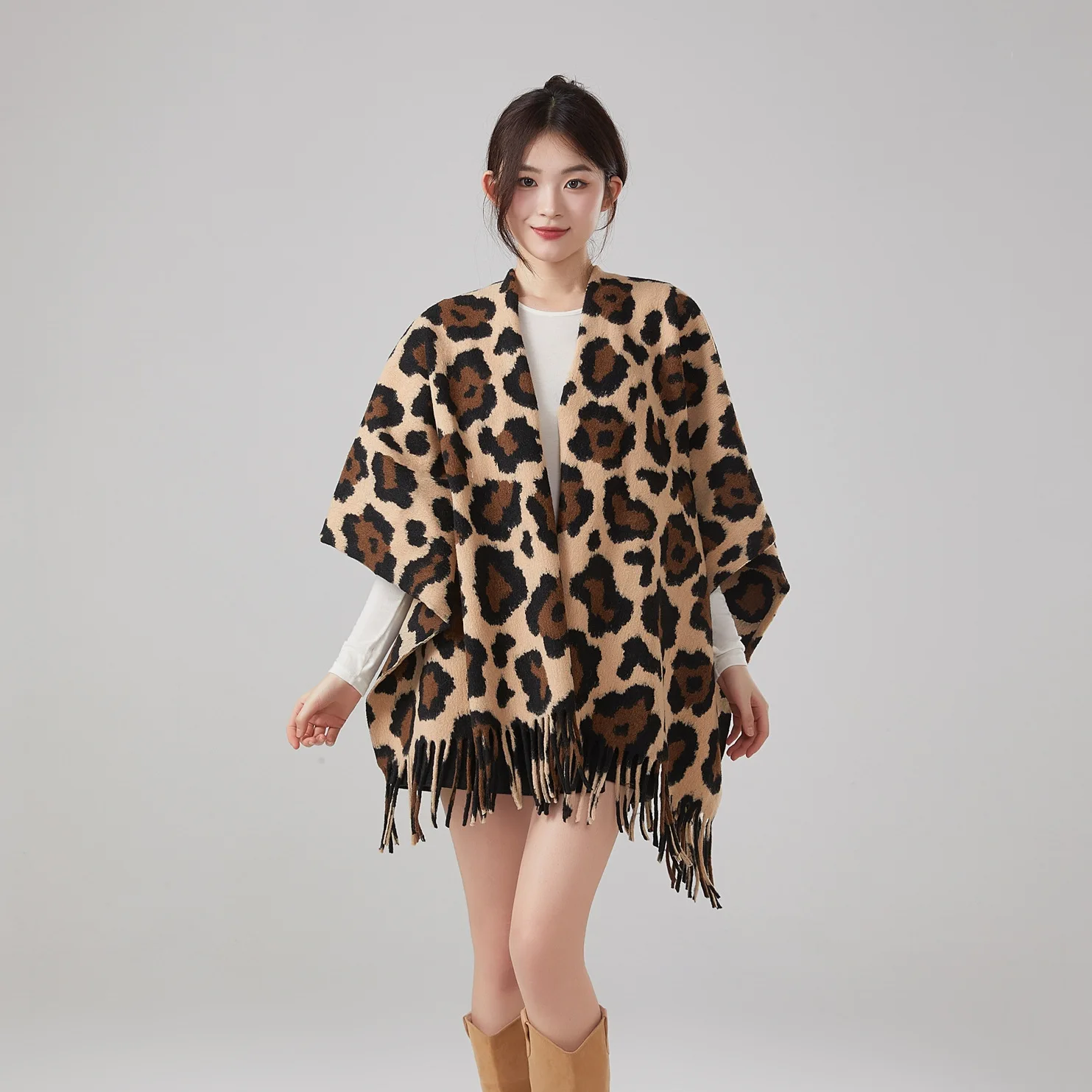New Retro Leopard Print Tassel Wrap Coat Women's Outerwear High-End Thickened Warm Merino Wool-Style Robe Cape