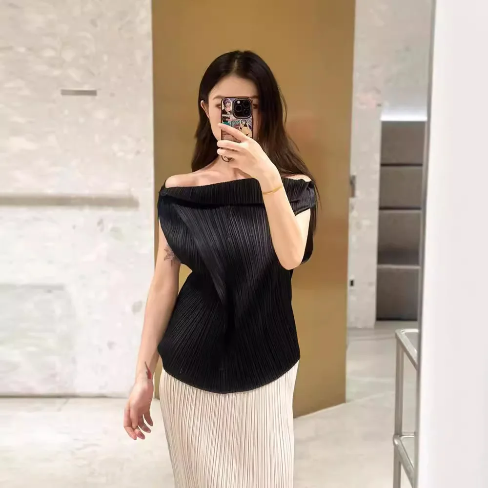 

Miyake Pleated 2025 Summer New High-end Design Women's Tops One Neck Fashion Casual Peplum Sleeveless Solid ColourT-Shirt