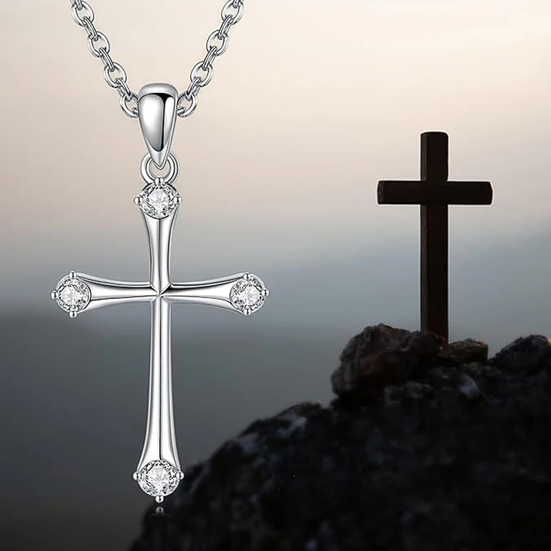 Huitan stilvolle Frauen Kreuz Anhänger Halskette mit hellen Zirkonia Mode Silber Farbe Accessoires vielseitige trend ige Party Schmuck