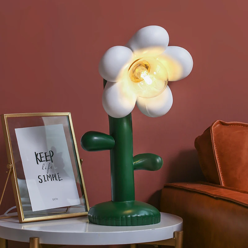 Creative flower table lamp bedroom bedside table decoration high-end decoration decoration birthday gift girl table light