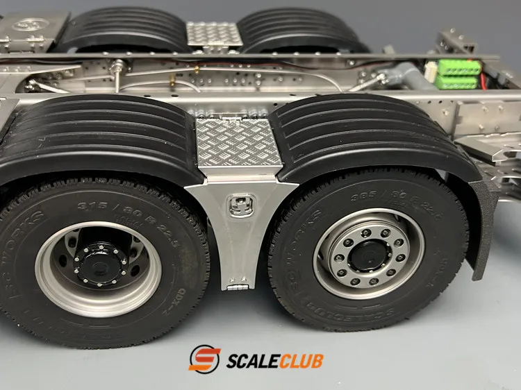 Scaleclub Modell 1/14 Nach dem Doppelachsen-Schlammbrett kann der Werkzeugkasten geöffnet werden – Detail 8
