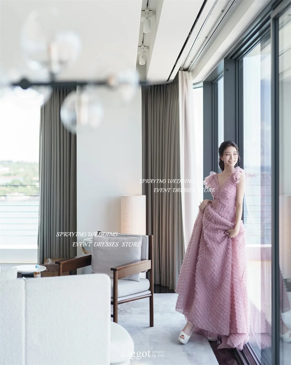 SPRAYING princesa cuello en V vestidos de noche con tirantes Corea sesión de fotos de boda tul una línea vestido de fiesta largo escalonado corsé personalizado