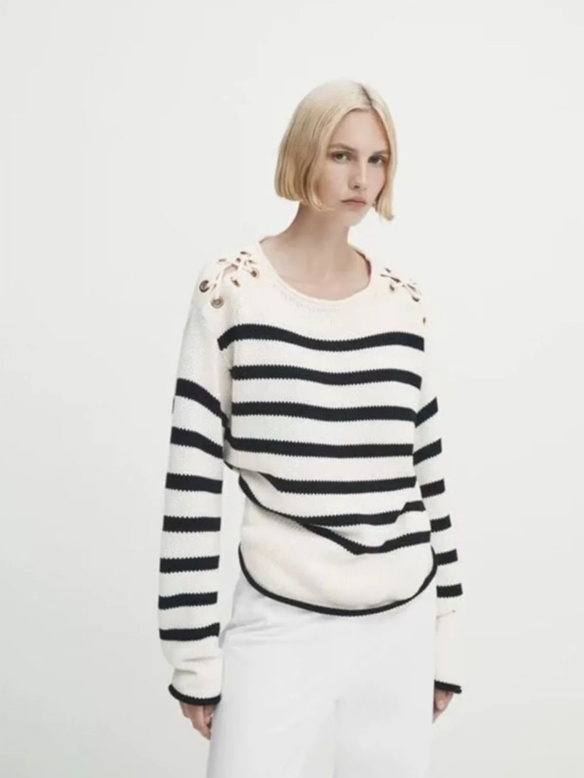 

Новинка 2023, ранняя осень, женский вязаный свитер MD в полоску, дизайн Lazy Small Fraance Sle Bla, белые полоски, низкий круглый Ne