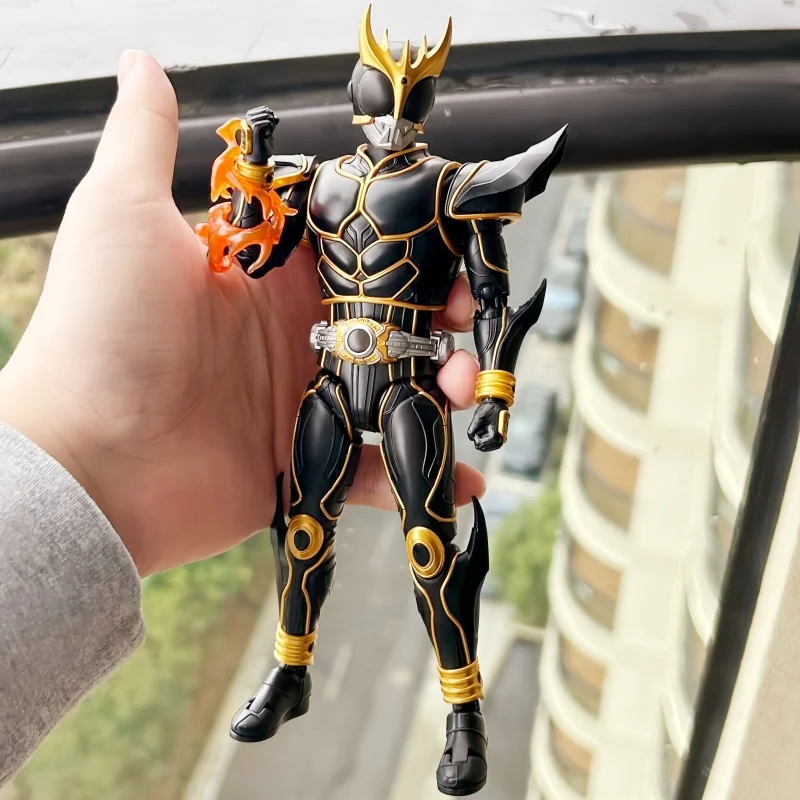 

Новая горячая подлинная фигурка Kamen Rider Kuuga Ultimate Form Yusuke Godai Toy Legend Version Модель куклы Подарки