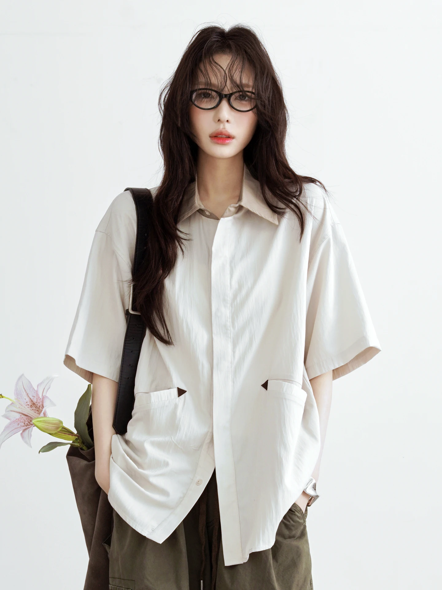 

Женская летняя рубашка Universal Gravitation Museum свободного кроя с коротким рукавом, новая модель, с воротником-стойкой в стиле колор-блок, нейтральный стиль