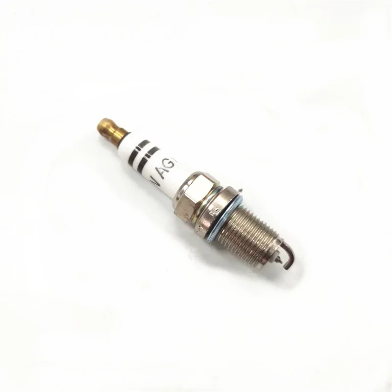 For 2.0L Car Engine Spark Plug Iridium OEM For Audi A4 B7 A6 VW Golf MK6 Passat B6 Jetta Tiguan Skoda Seat 06H905611 06H905601A