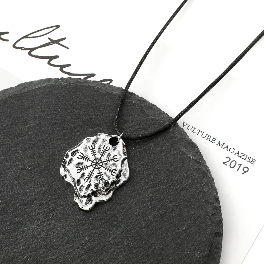 Retro Nordic Viking Totem Necklace for Men Trendy Rune Meteorite Hip-Hop Pendant Jewelry Accessory for Parties