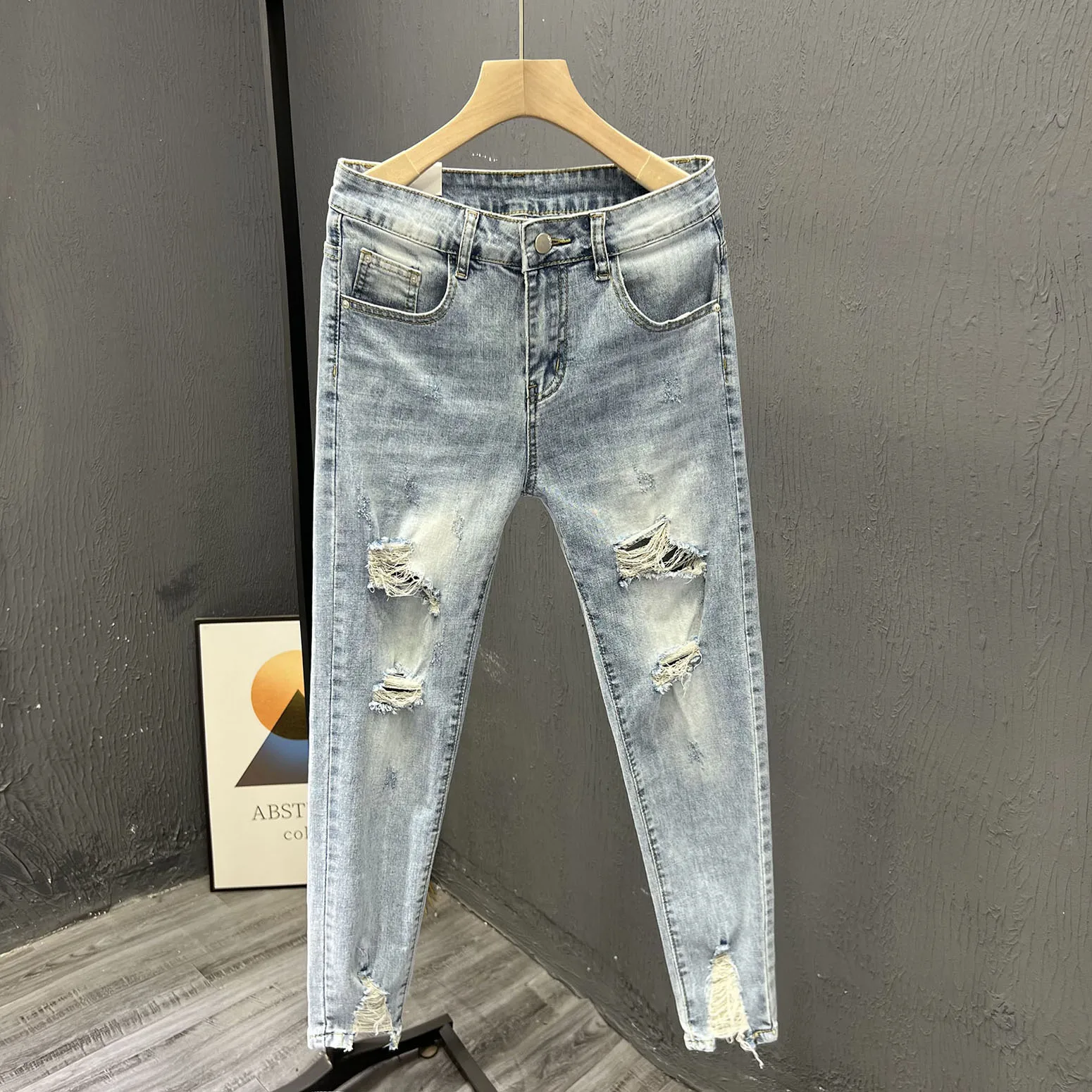 

Summer 2023 Men's Distred Light Wa Denim Jeans Slim Fit Cropped Pants High Waist Zipper Closure Youth Faion Casual Wear