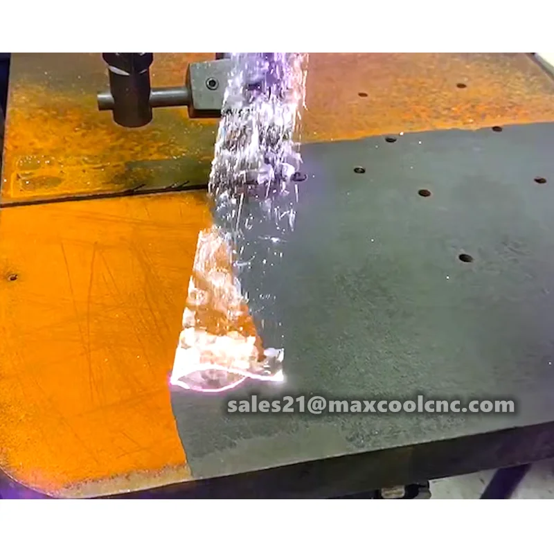 Removing Rust with 1kw 1.5kw 2kw 3kw Laser Rust Cleaning Laser Paint Stripping