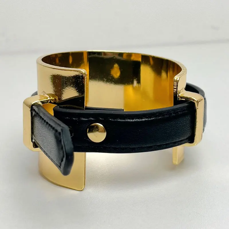 new exaggerated fashion show metal leather wide open bracelet light luxury luxury small high-grade exquisite bracelet