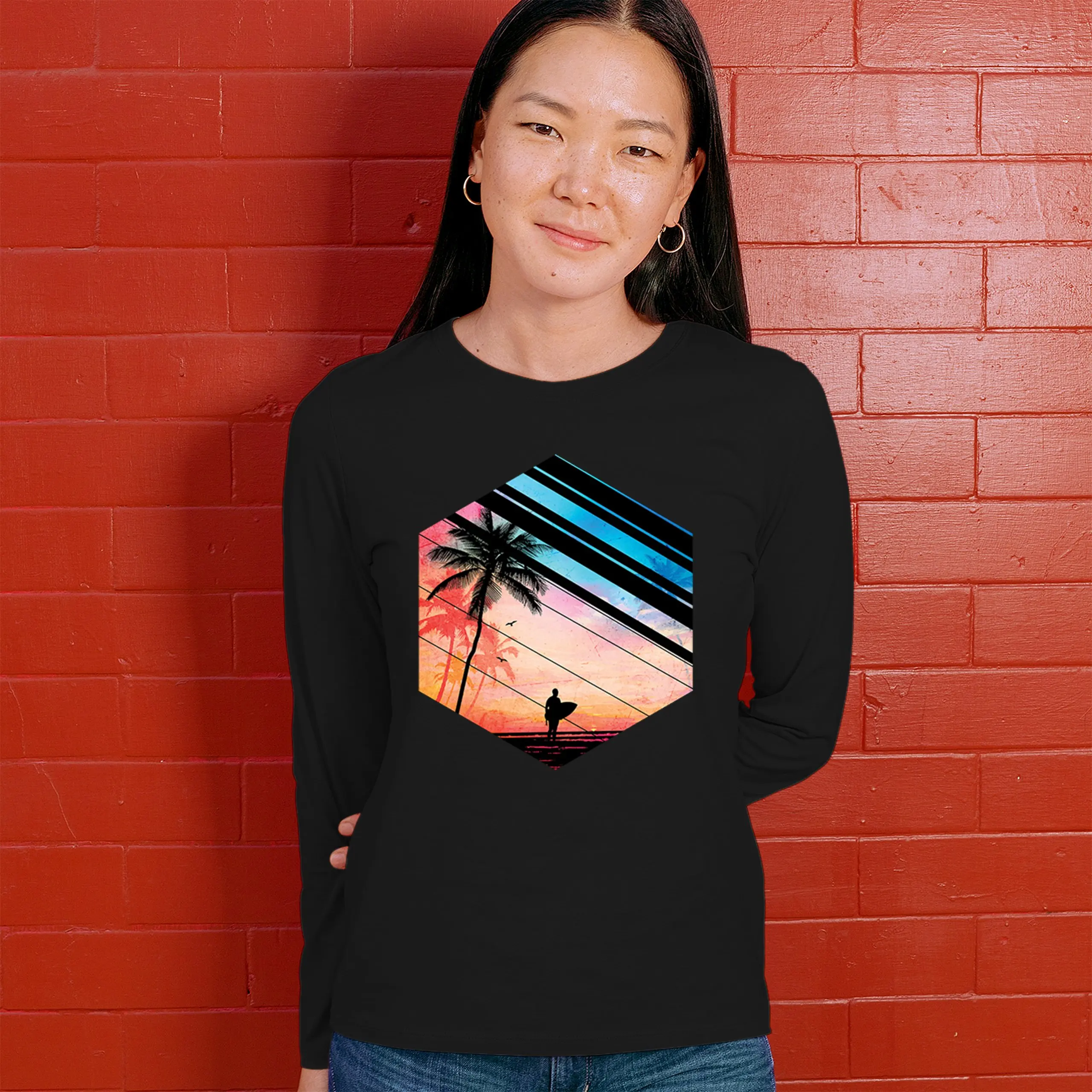 Surfer Paradise Women's Long Sleeve T-shirt Retro Surfing Wave Beach Surfboard