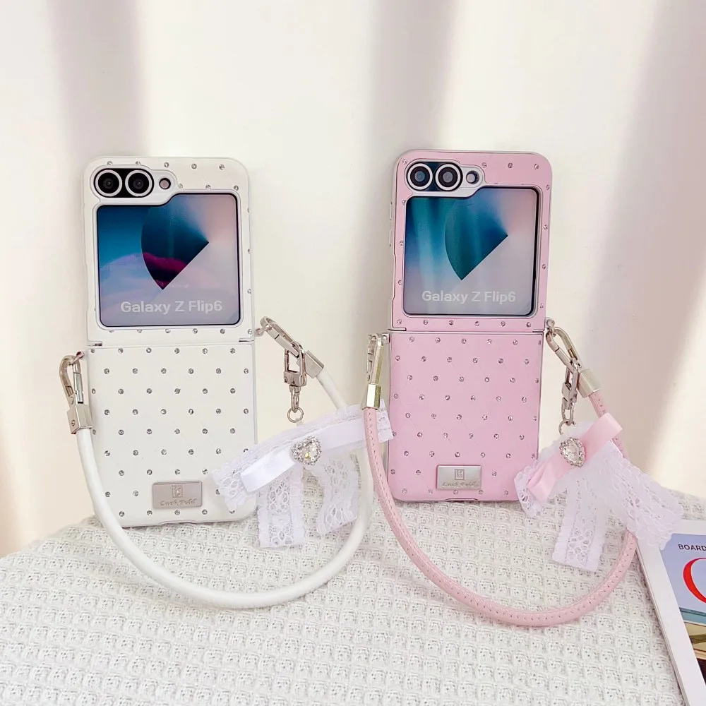 

Phone Case For Samsung Galaxy Z Flip 5 6 7 FE Fashion Bracelet Hard Shell Axis Protection Solid Color Shockproof Back Cover