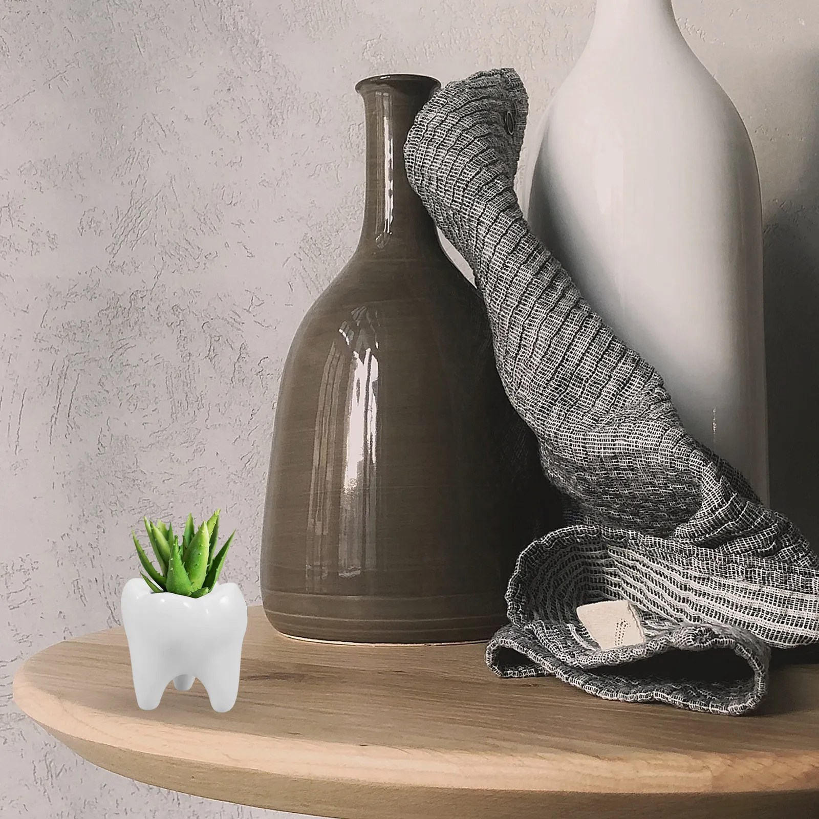 Ceramic tooth shaped planter for plant enthusiasts to prevent waterlogging with drainage hole, white, 8.7x7.1x7.1cm