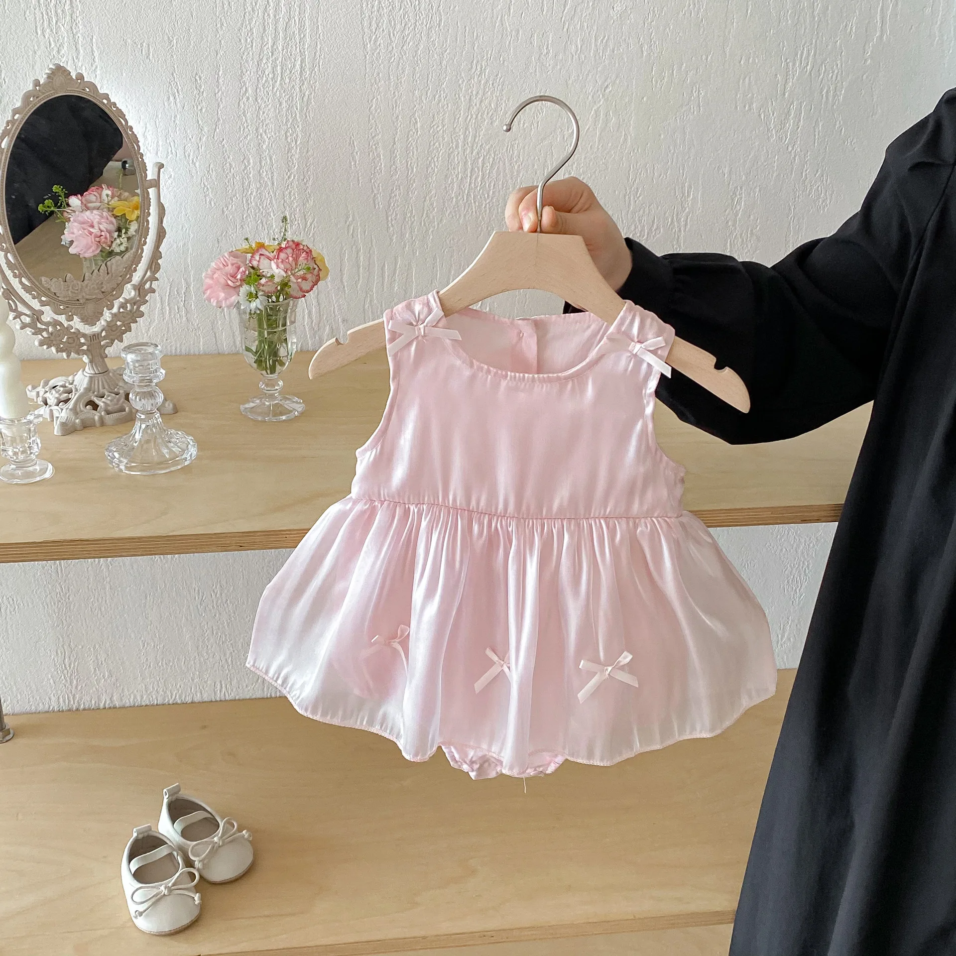 

2026 Summer New Baby Girl Sleeveless Bodysuit Dress Cute Infant Girls Cute Bow Princess Vest Dress Cotton Toddler Clothes 0-24M