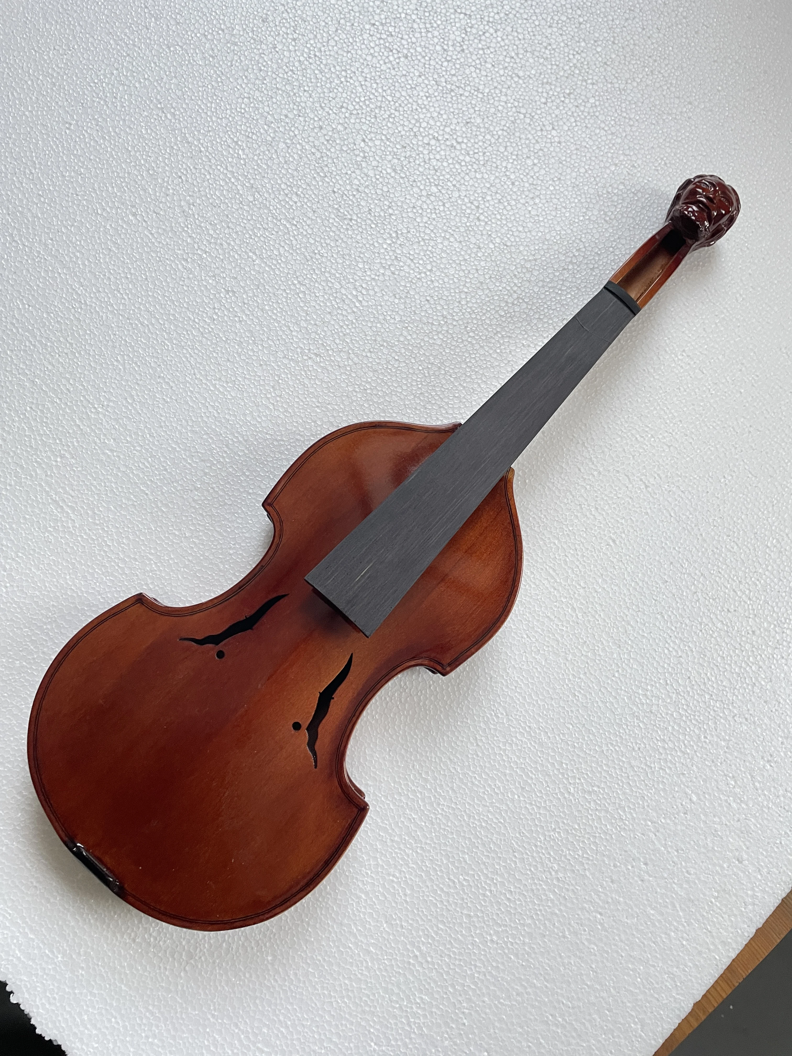 

Exquisite Alien Violin, Full Size, Rare Flowers, Spruce Board, Maple Backboard, Ebony Fingerboard, High Quality, 4/4, All Ac