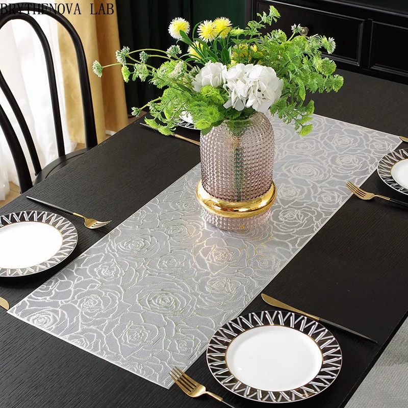 33x92cm Table Runner European Style PVC Hollow Dining Table Decoration Gold Mat Rose Pattern Light Luxury Dining Mat Flag
