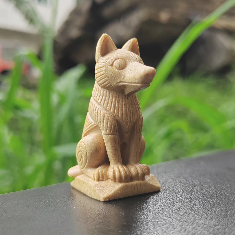 1.8 Inch Hand-Carved Wooden Wolf Totem Figurine Ornament, Ethnic Style, Animal Theme, Suitable for Desktop Decorations, Halloween Decorations, Party Decorations, Home Decor, Fireplace, Centerpiece, New Year's Gift