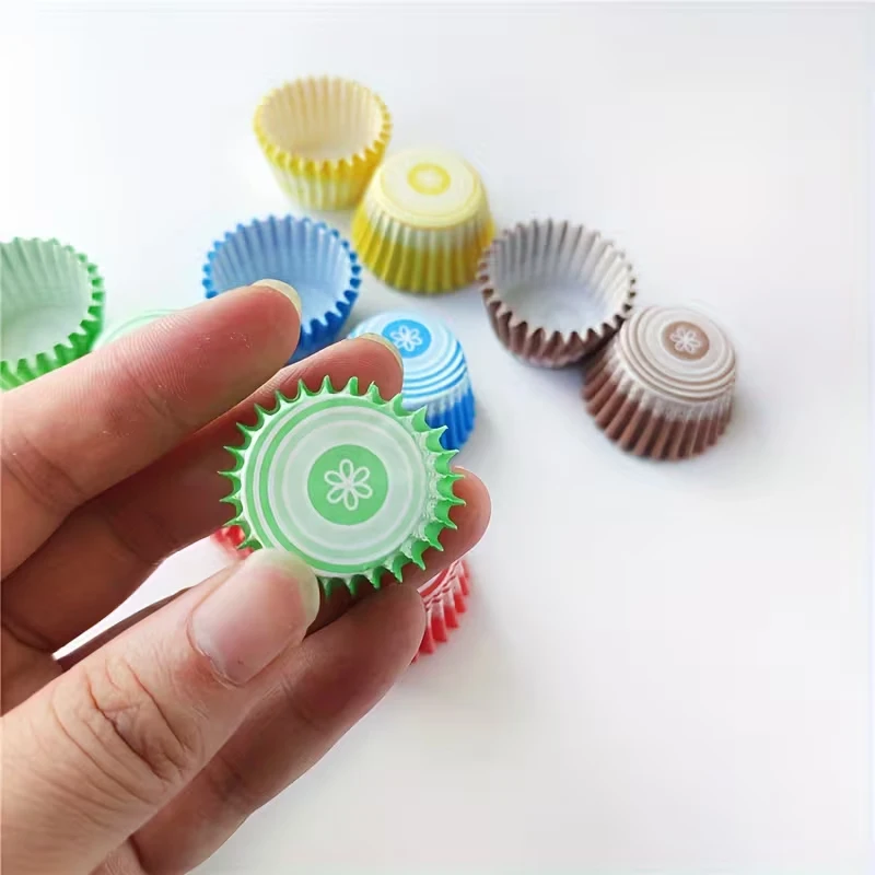 200Pcs/500Pcs/1000Pcs Random Mini A-Shaped Cake Paper Holders, Premium Mini Cake Paper Holders, 0.98inch Cake Paper Cup Liners, Cake Paper Cup Liners, Oil-Proof Cake Paper Holders, Baking Paper Holders, Cake Liners, Baking Tools, Cake Tools