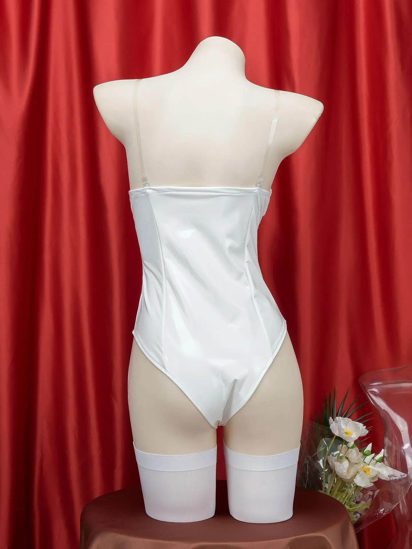 Maillot de bain à paillettes en cuir verni blanc pour femmes, sous-vêtements sexy pour filles, tenue évidée, lingerie à nœud papillon, costume de cosplay imbibé