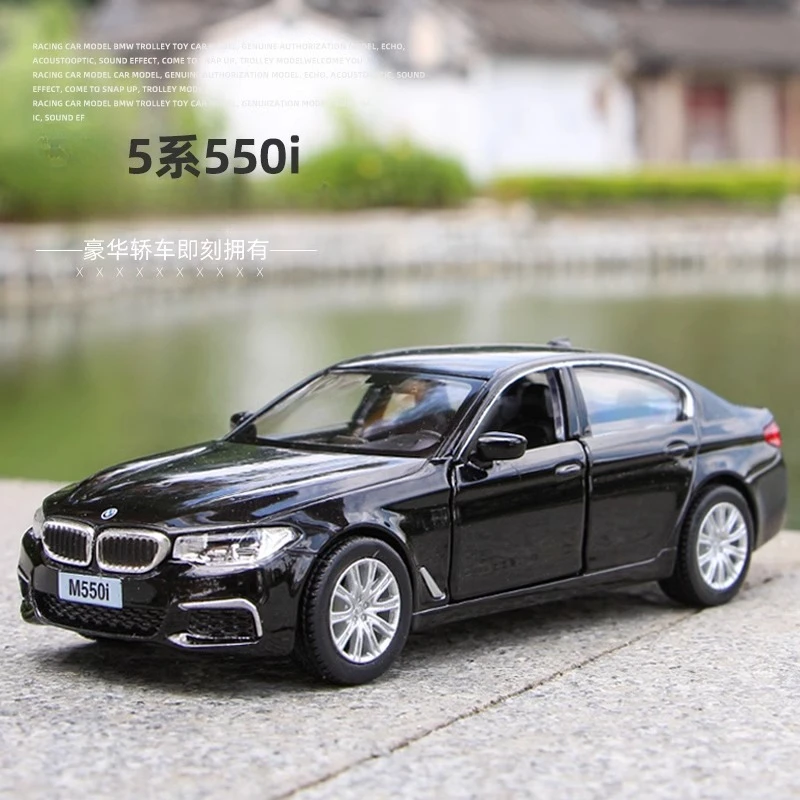 

1:36 M550I sedan Alloy Luxury Car Model Diecast & Toy Vehicles Metal Toy Car Model Collection Simulation Children Gift