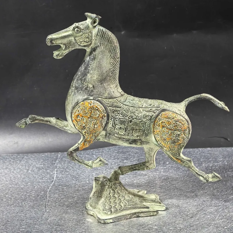 Brass Figurine with Flying Swallow Ornament, Chinese Style Home Decoration, Success-Bringing Craft [Gilt Bronze Horse]