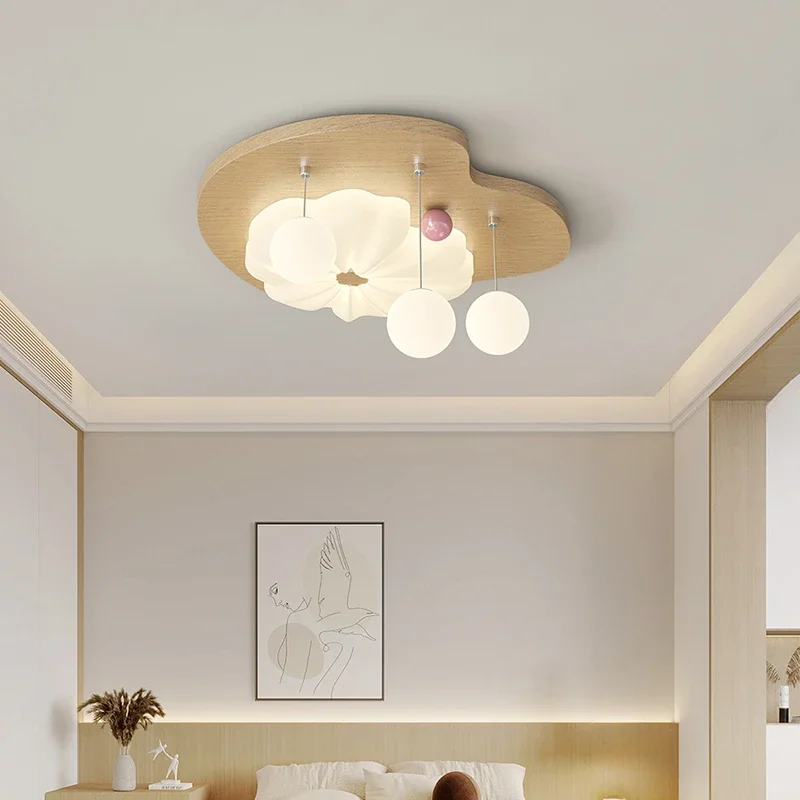 나무색 LED 펜던트 조명 이미지