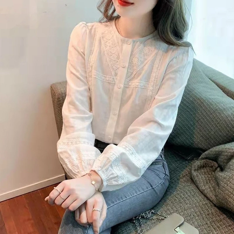 

Vintage Simple Chic Sweet Lace Embroidery White Cotton Tops Blouses Spring Autumn Casual Long Sleeve Button Up Shirts for Women