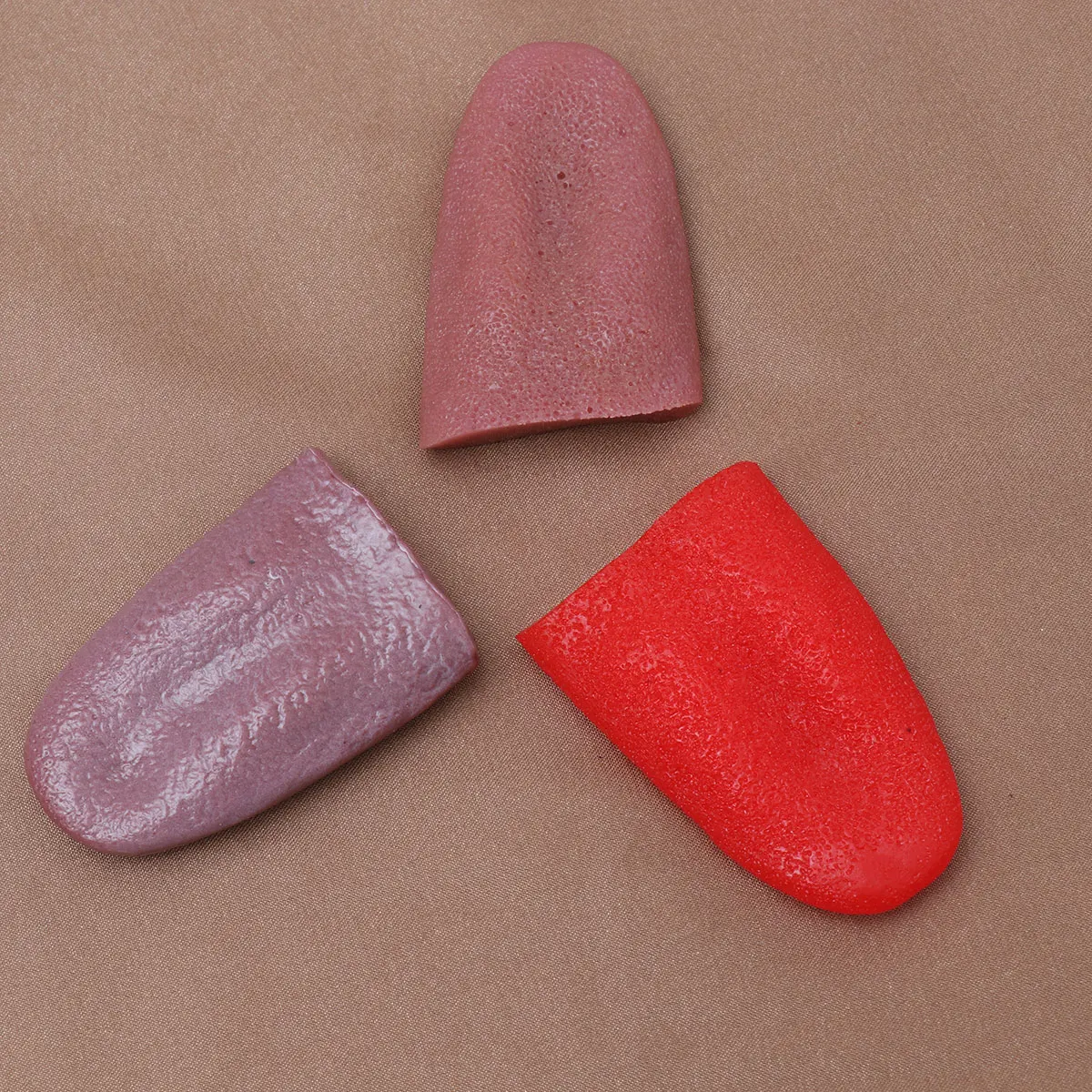 ลิ้นปลอมสำหรับคอสเพลย์สยองขวัญ 3 ชิ้น พร็อพคอสเพลย์เหมือนจริง ลิ้นเจาะเหล็กสำหรับงานปาร์ตี้เทศกาลฮาโลวีน