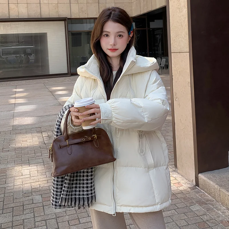 Piumino di media lunghezza 2025 Nuovo arrivo invernale Taglie forti per donne curvy - Cappotto alla moda per pendolari con cappuccio oversize e ispessito