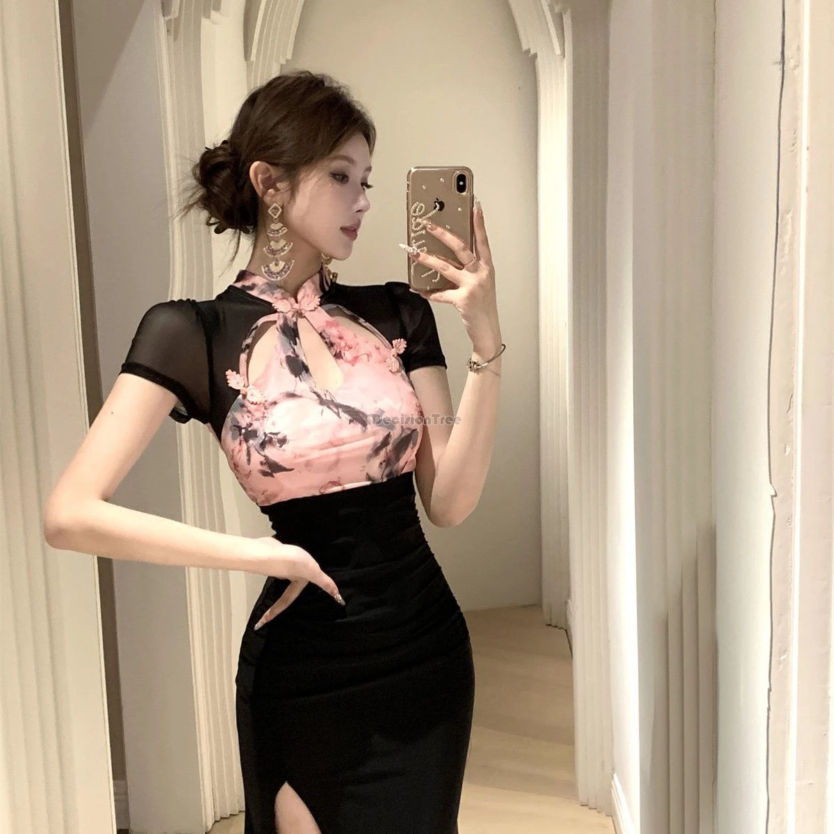 

2025 новое китайское стильное сексуальное платье Cheongsam с принтом и воротником-стойкой, длинное утягивающее элегантное платье Cheongsam с разрезом