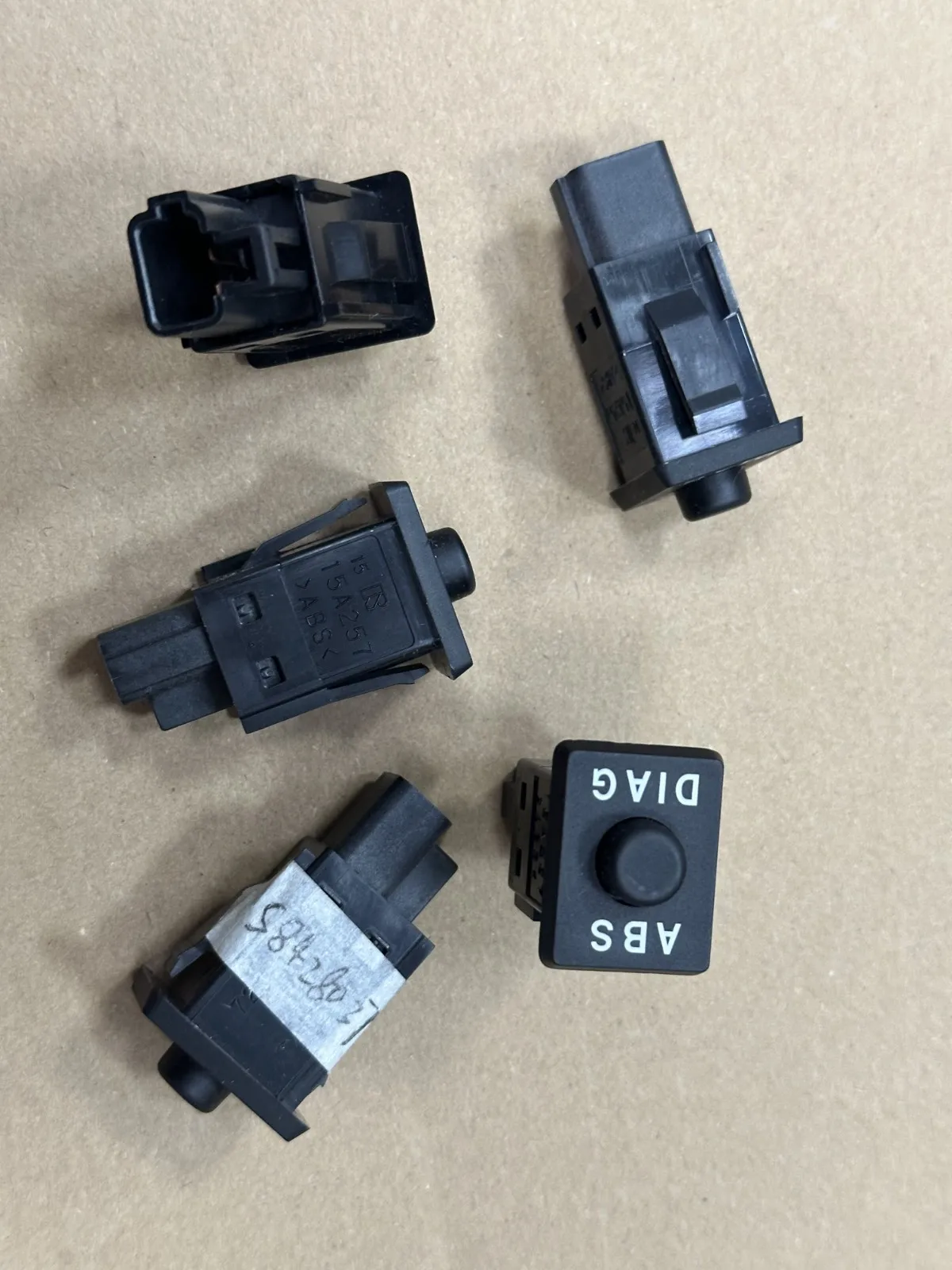 ABS DIAG Switch Assy S8428-03710 S842803710 For HINO 700 Profia Truck