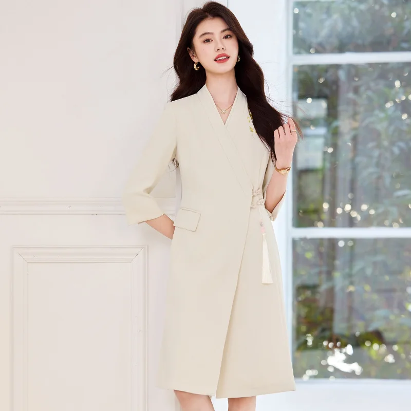Black New Chinese Style Embroidered Dress for Women Spring and Autumn Health Center Technician Reception Workwear Three-quarter
