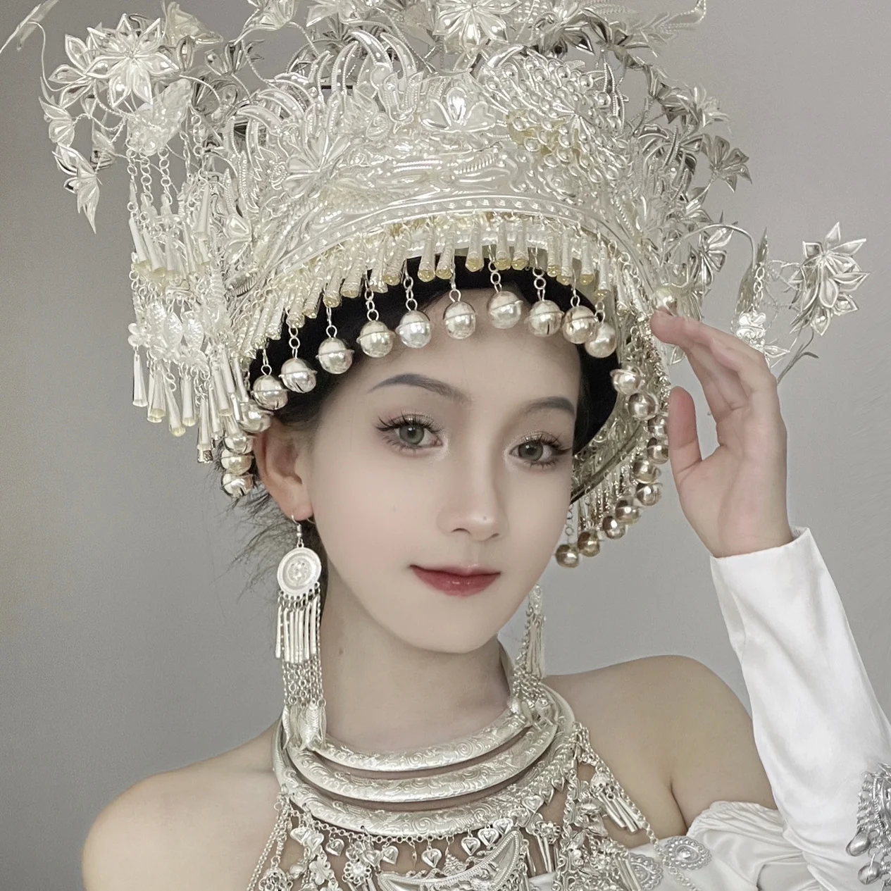 Minorit Miao Head Jewelry Head Props Guangxi Hat Alloy Metal Silver Color Headwear Large Head Jewelry Yunnan Headwear Jewelry