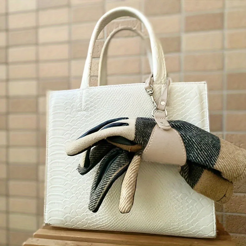 

Портативный зажим для дорожных перчаток, анти-потерянный зажим для хранения шелкового шарфа, удобная велосипедная дорожная сумка, аксессуары, однотонные зажимы из искусственной кожи, 1/3 шт.