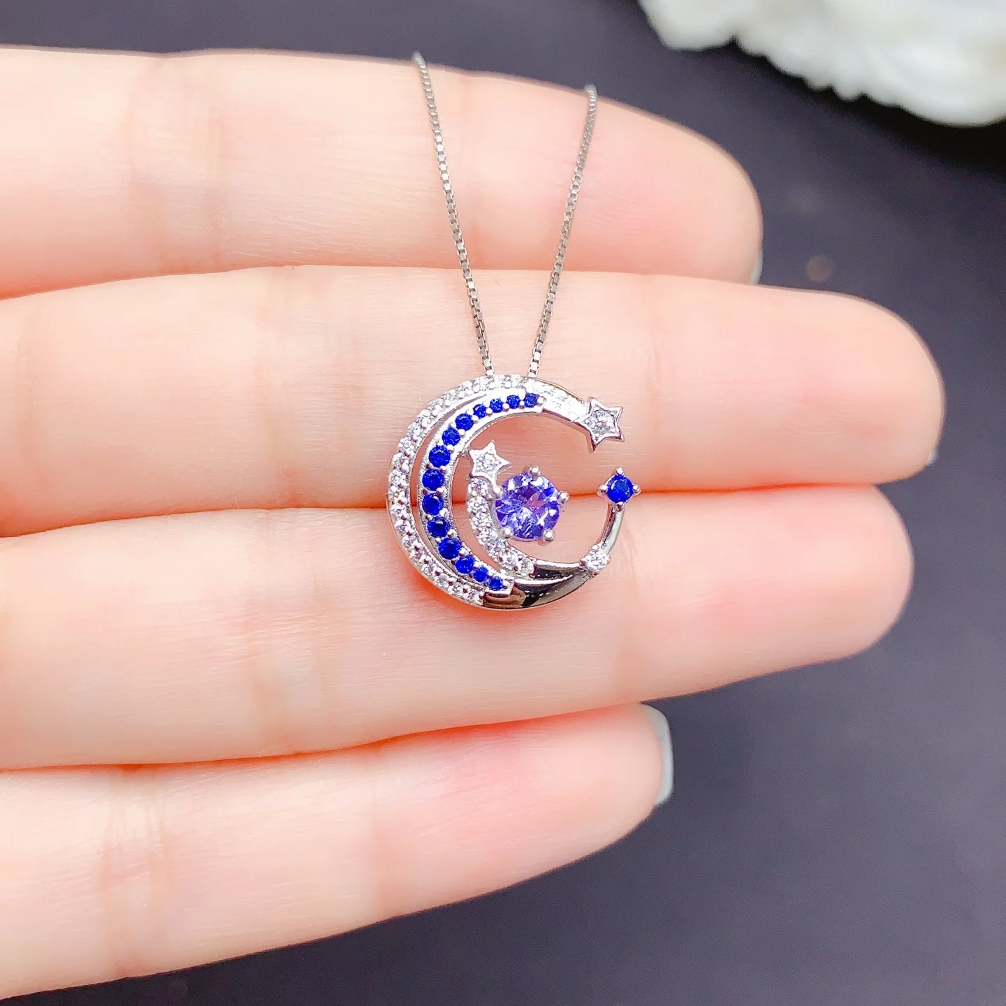 

New 925 silver tanzanite pendant, round shape, 4x4mm, versatile, fashionable, light luxury, vintage, exquisite for women