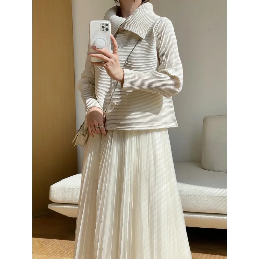 Pleats Pleated Short Top Spring/summer 2025 New Long-sleeved Lapel Single-breasted A-shaped Loose Short Jacket Trench Coat