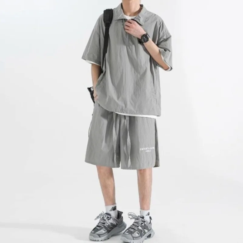 

Мужской летний костюм из ледяного шелка с воротником поло, 2 предмета: свободные повседневные спортивные шорты и футболка с коротким рукавом, быстросохнущий тонкий комплект