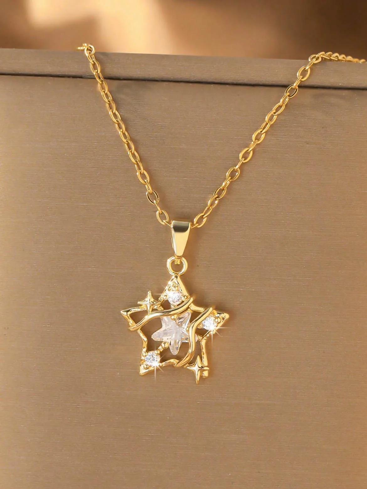 1pc Star & Moon Design Separable Necklace, Can Be Worn Individually Or As Best Friend/Couple Pair, Strong Atmosphere, Hollow 3D