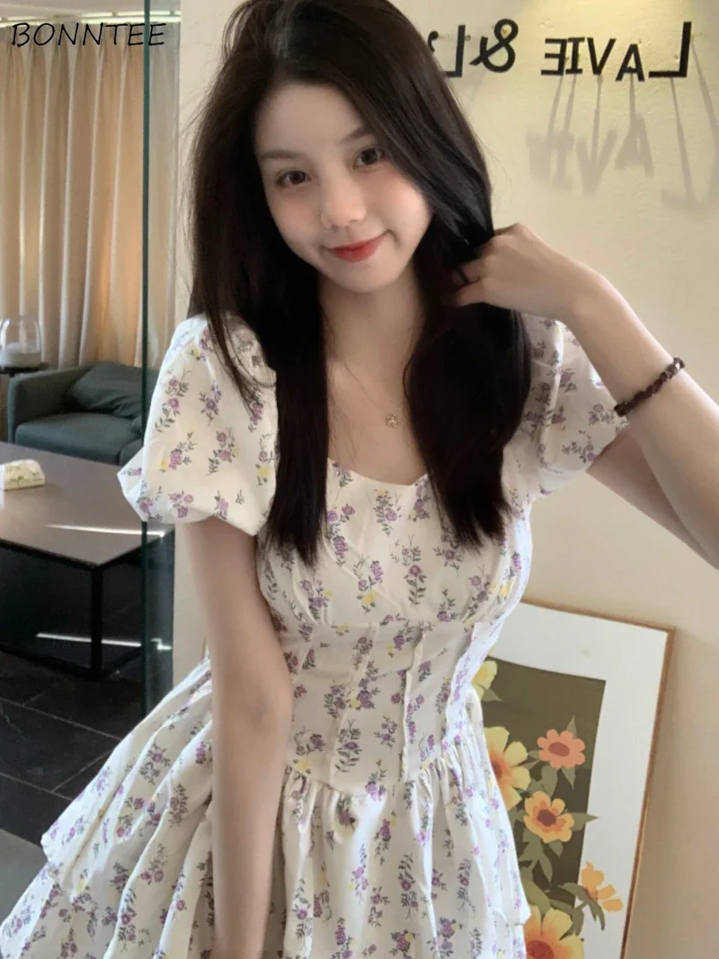 فستان قصير بأكمام منتفخة للنساء بتصميم مزهّر وكشكشة حلوة وخصر عالي أنيق للعطلات البناتية موضة الكلية فيستدوس دي موجر