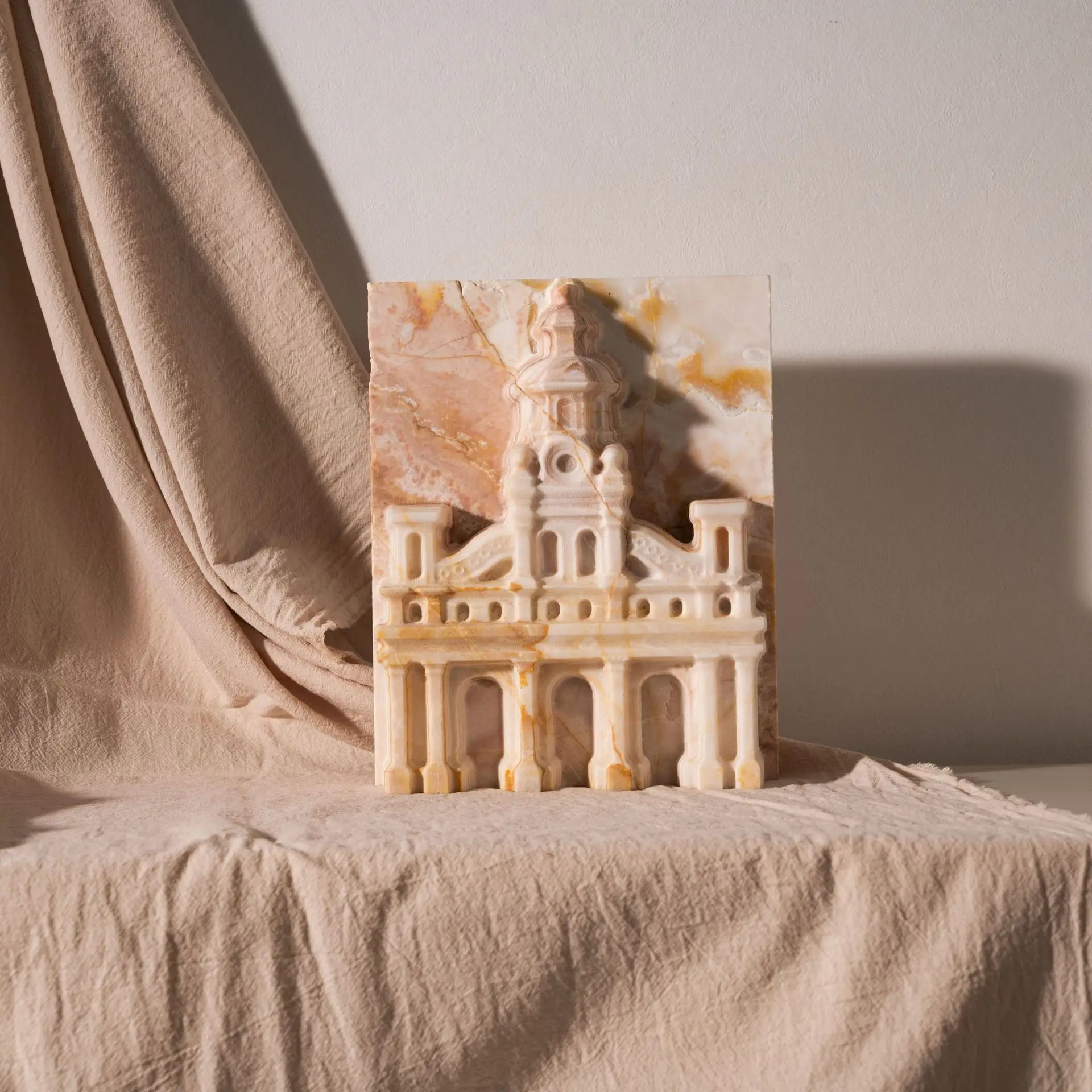 Natural Marble Castle Sculpture Figurine Hand‑Carved Architectural Ornament for Living Room Study Bookcase Desktop Home Decor