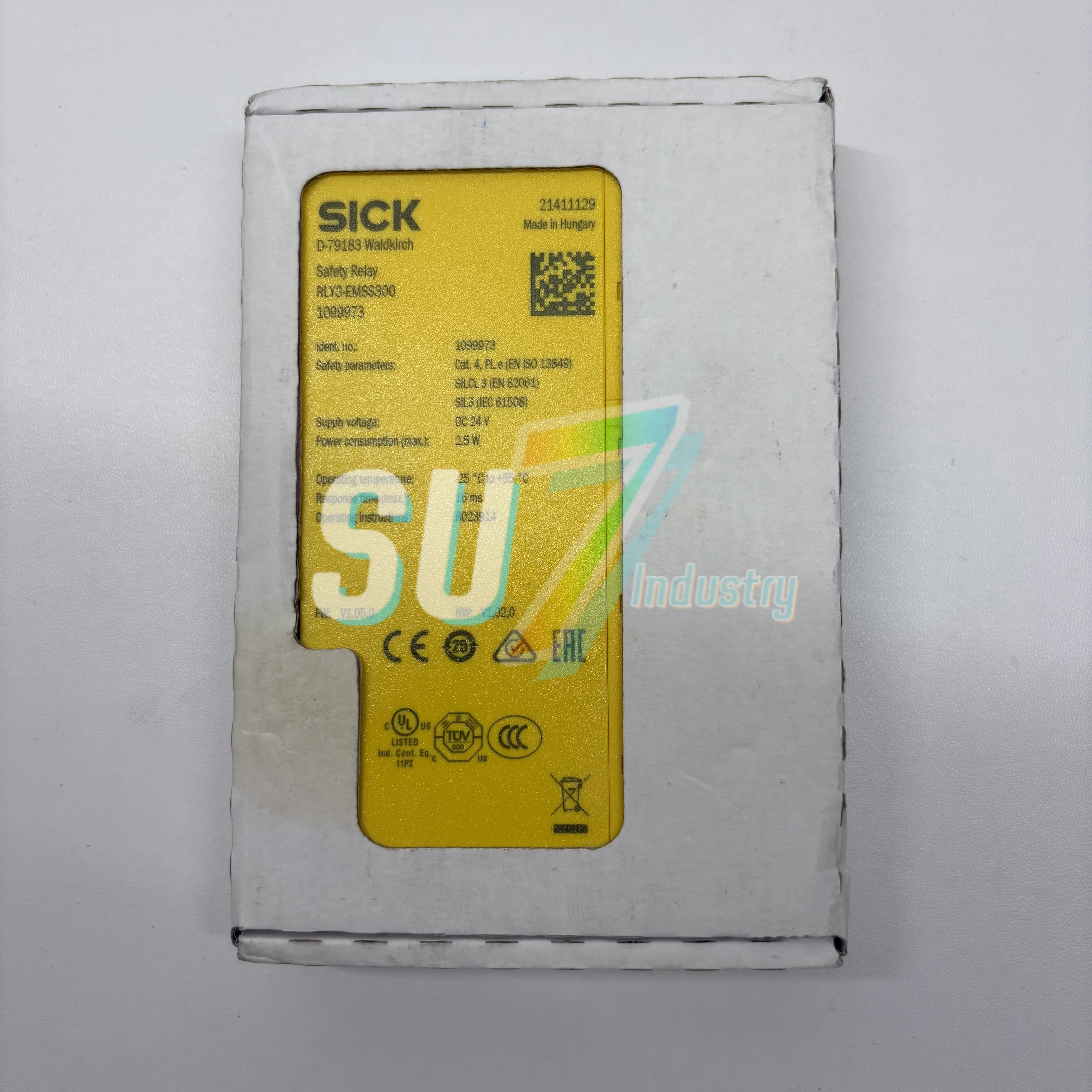 

RLY3-EMSS300 1099973 safety relay New original