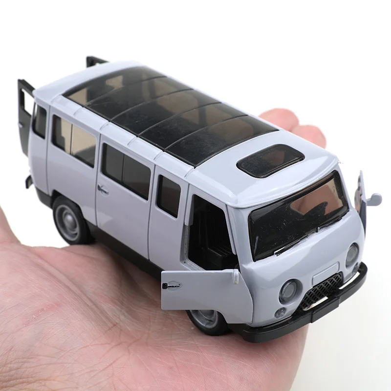 (Verpackt) Nachbildung eines UAZ-452 Dreitürigen Vintage-Vans im Maßstab 1:36, Druckgussmetall, Jungenspielzeug, Selbstentwickelte Simulation. – Detail 2