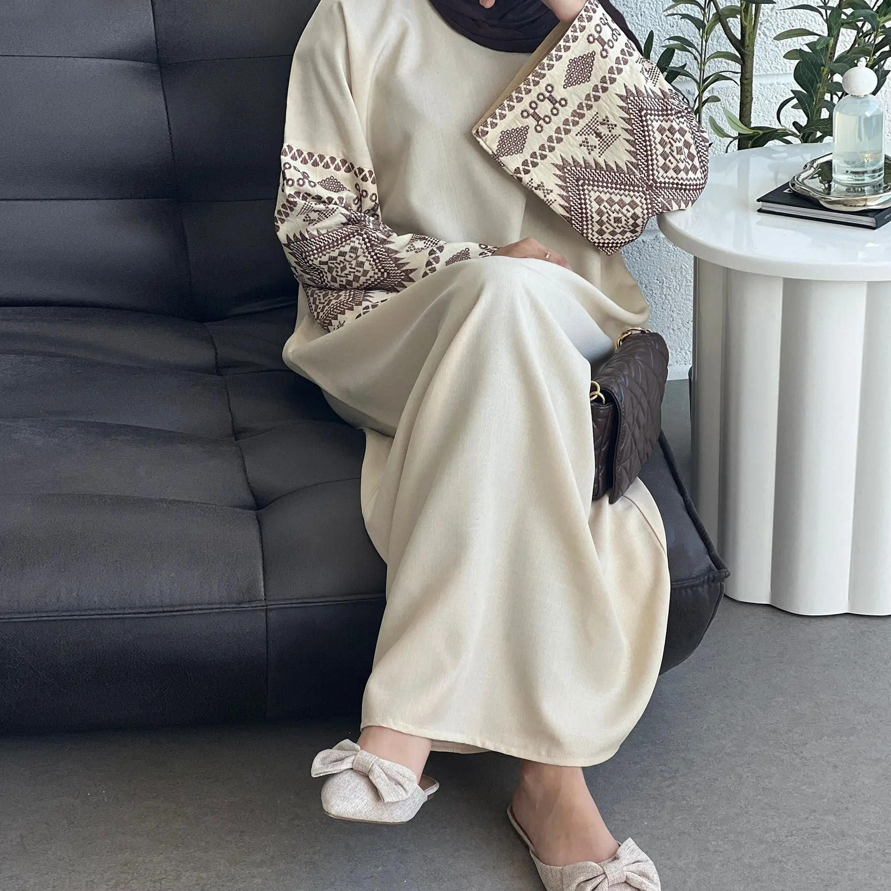 ดูไบ Abaya สําหรับผู้หญิง 2025 Eid Ramadan มุสลิมชุดเย็บปักถักร้อยอิสลาม Jalabiya Caftan Marocain Femme Musulmane ตุรกี Kaftan Robe