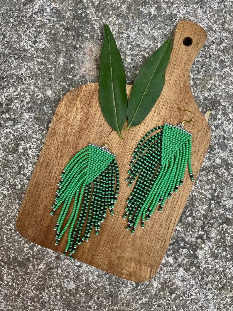 

Beaded earrings Triangle Green Hand-woven Creativity Trend Simple Female Bohemia Alloy Tassel Rice bead earrings